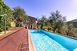 	Lucca Ferienhaus mit Pool